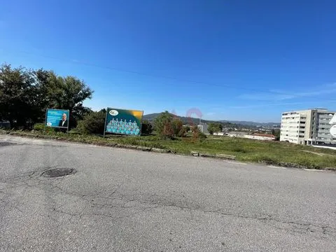 Terrain à bâtir de 39 212 m² à Gondar, Guimarães