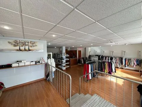 Loja Comercial com 118 m² &#124; Excelente Montra &#124; Zona Central de Nespereira, Guimarães