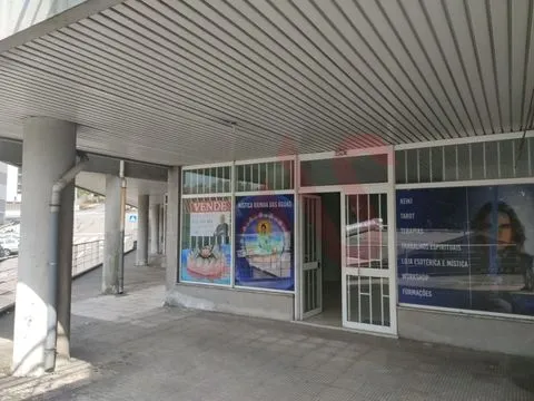 Loja com 98 m²,  a 2 min. do Hospital e a 5 min. do Centro Histórico de Guimarães, Fermentões
