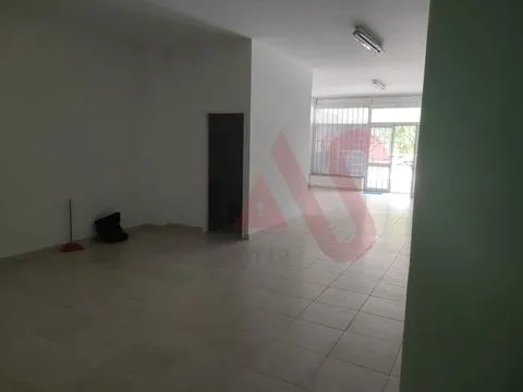 Loja com 98 m²,  a 2 min. do Hospital e a 5 min. do Centro Histórico de Guimarães, Fermentões