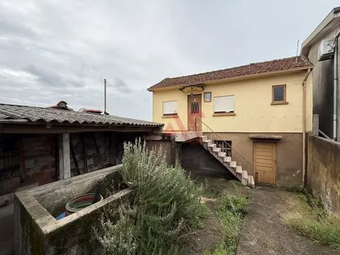 Moradia T2 em Agrela, Santo Tirso – Para Remodelação.