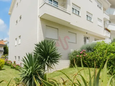 Apartamento T1 transformado em T2 em Mafamude, Vila Nova de Gaia