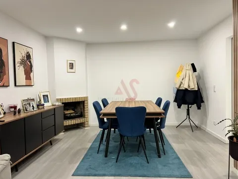 T3 Renovado com Terraço em Águas Santas, Maia