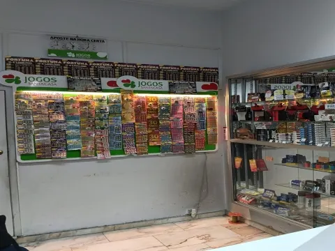 Kiosk / Zahlhaus / Jogos Santa Casa / CTT Postamt im Zentrum von Vizela
