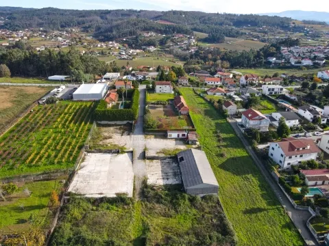 Terreno com 800 m² na Lixa para Construção