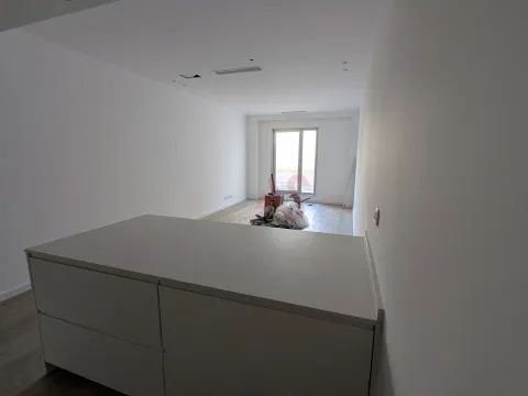 Apartamento T2 com Terraço – 333,70 m² + Arrumo 5,40 m² em Matosinhos