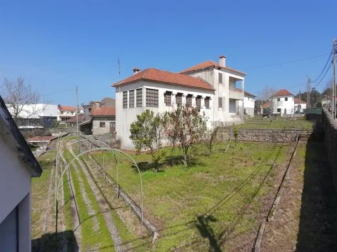Moradia T4 com Piscina e Terreno de 2.407m² | Raimonda, Paços de Ferreira