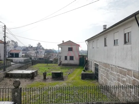 Moradia T4 com Piscina e Terreno de 2.407m² | Raimonda, Paços de Ferreira