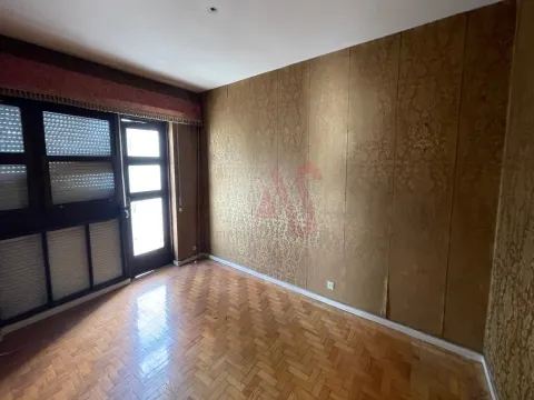 Apartamento T2 com Varanda: O Equilíbrio Perfeito no Coração de Guimarães