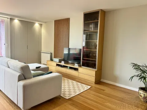 Apartamento T2 na Foz do Douro na 2ª linha de praia