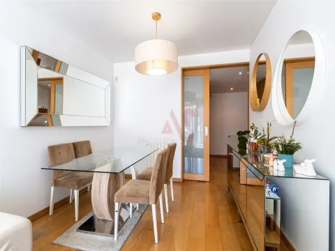 Apartamento T2 com vista panorâmica no Arrábida Plaza – Vila Nova de Gaia