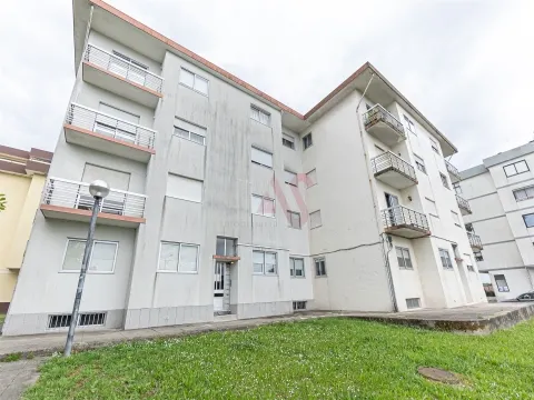 Apartamento T4 para arrendamento no Castêlo da Maia