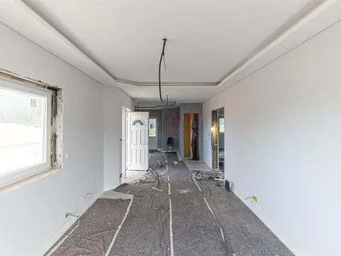 Moradia T3 em remodelação em Santa Maria de Lamas, Santa Maria da Feira