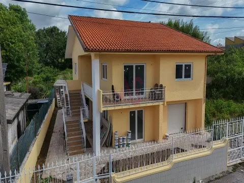 Moradia T3 em remodelação em Santa Maria de Lamas, Santa Maria da Feira