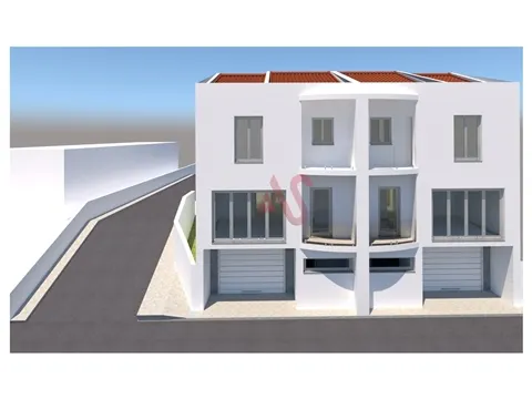 2 Lotes de Terreno para Construção com Projeto Aprovado para Moradias T3 em Vila Franca de Xira