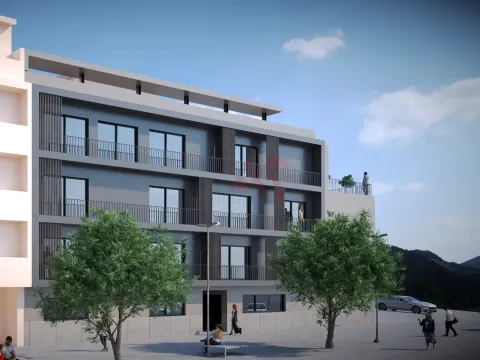 Apartamento T3 em construção no Edifício Louzada no centro da vila de Lousada