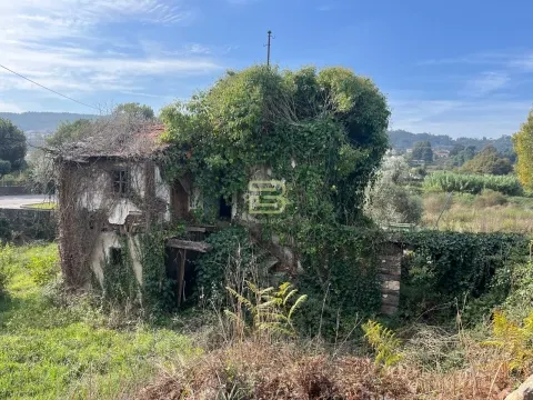 Casa em Xisto para Recuperar em Sobreira – Paredes &#124; 25 min do Porto