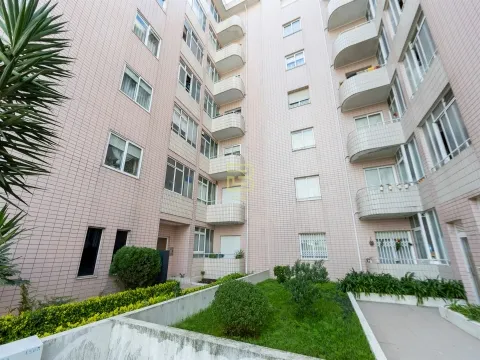 2-bedroom apartment in Baguim do Monte — Your new home next to the Metro.