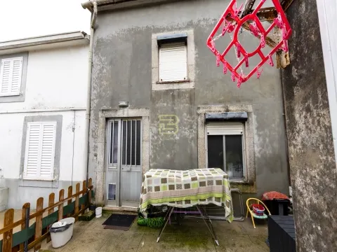 Casa ilha T2, em Paranhos, Porto