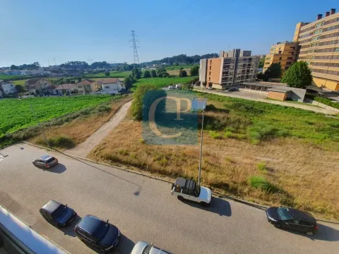 Lote de Terreno Urbano em Vermoim, Maia