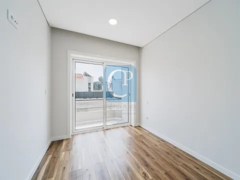 Completely refurbished 2 bedroom apartment in Nogueira, Maia