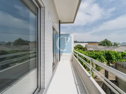 Completely refurbished 2 bedroom apartment in Nogueira, Maia