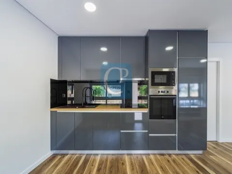 Completely refurbished 2 bedroom apartment in Nogueira, Maia