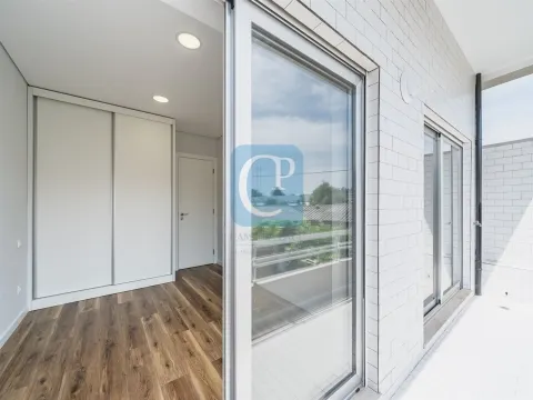 Completely refurbished 2 bedroom apartment in Nogueira, Maia