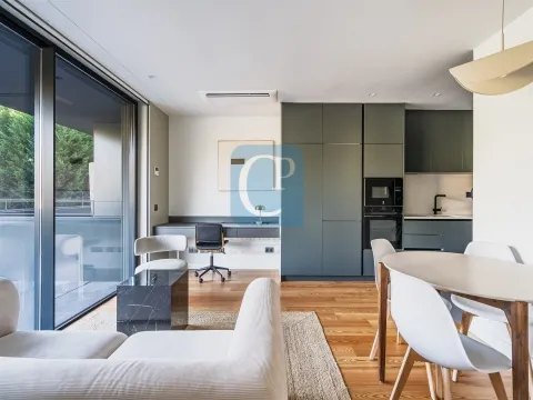 Apartamento T1 novo, na Avenida da Senhora da Hora, Matosinhos