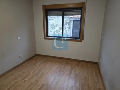 Apartamento T2 renovado em São Mamede Infesta e Senhora da Hora