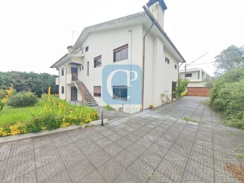 Moradia T3+1 em Nogueira da Maia, Maia