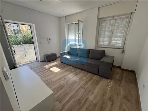 Apartamento T2, em frente ao Hospital S. João