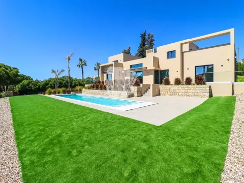 4 Quartos -  Moradia -  Lagoa