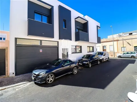 3 Bedroom - Semi-Detached Villa - Faro