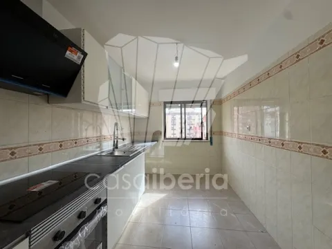 2 Bedrooms - Apartment - Mem Martins - Sintra