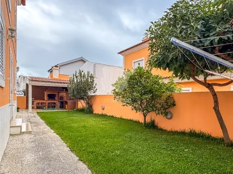 4 Bedrooms - Villa - Alcabideche - Cascais