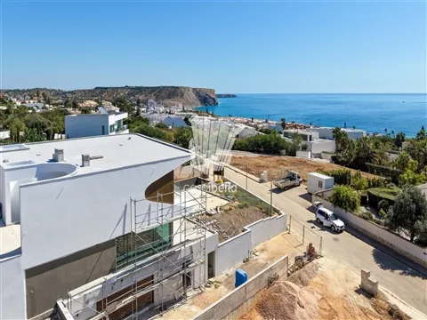 3+1 SZ - Villa - Luz