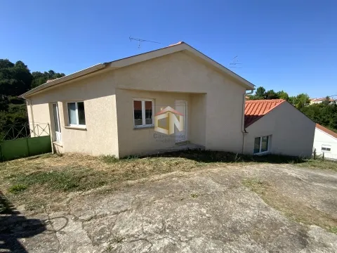 Moradia V2 em fase final de Construção