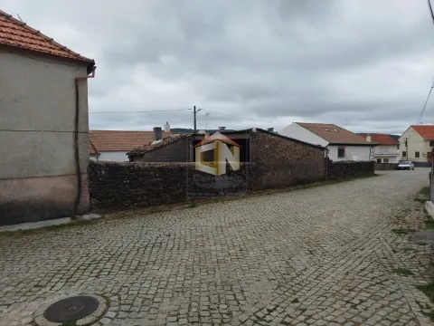 Maison dans village 4 Chambre(s)