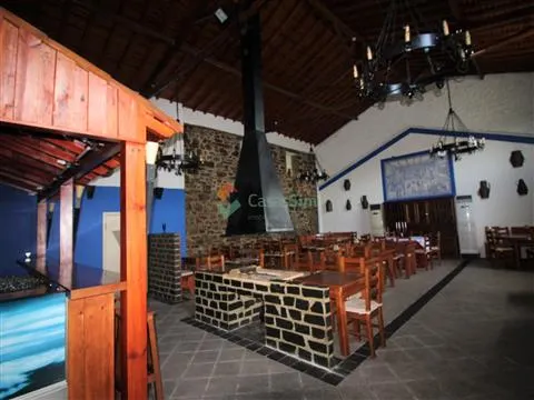 Restaurante e apartamento para venda em Vale D´Urso