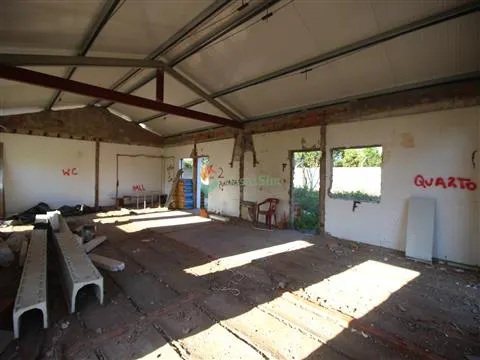 Moradia T3 em remodelação em Riachos