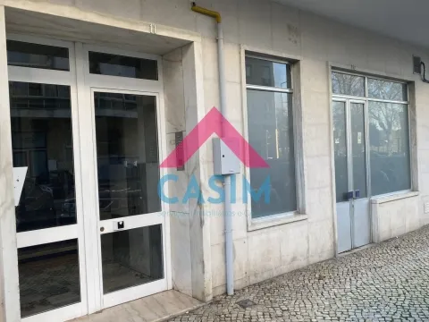 ARRENDA Loja – Olaias &#124; Lisboa