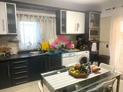 Moradia T2+1 Triplex com 2 Suites e Sótão aproveitado – Redondos, Fernão Ferro