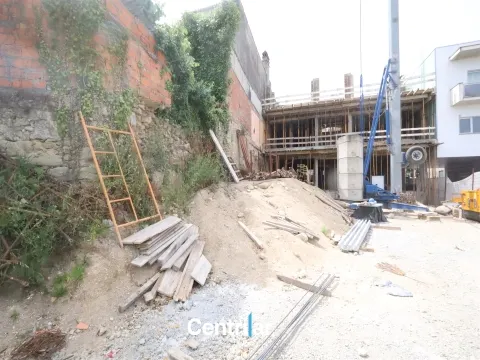 Loja com Esplanada no Rossio de Mangualde