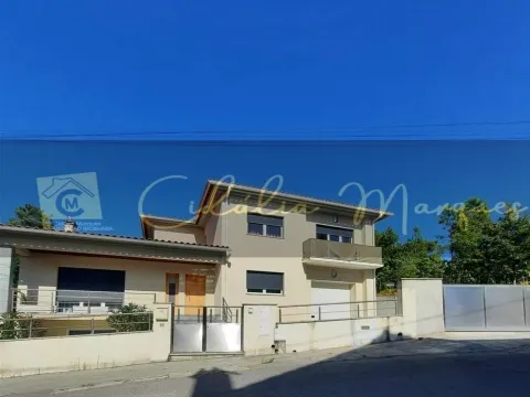 Moradia Isolada T5+1