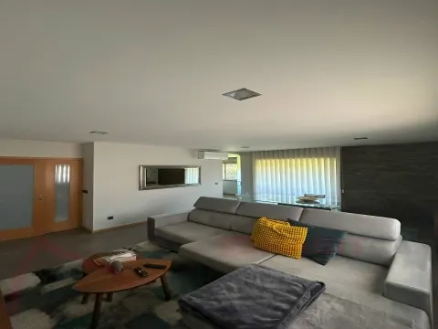 Apartamento T2 Duplex com Terraço e Garagem para venda em Barbudo, Vila Verde, Braga