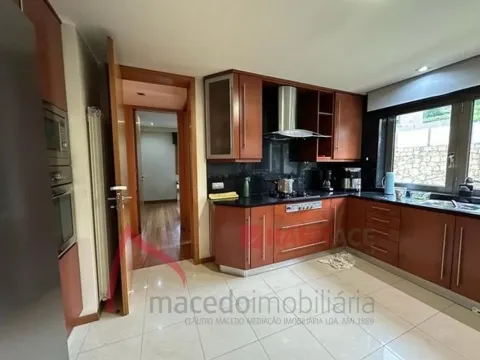 Moradia Individual T3 com piscina em Lomar