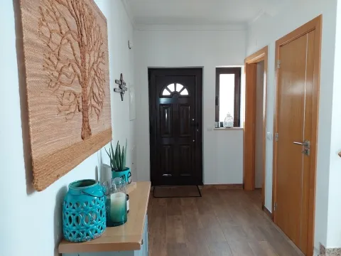 Moradia V3 com piscina para venda