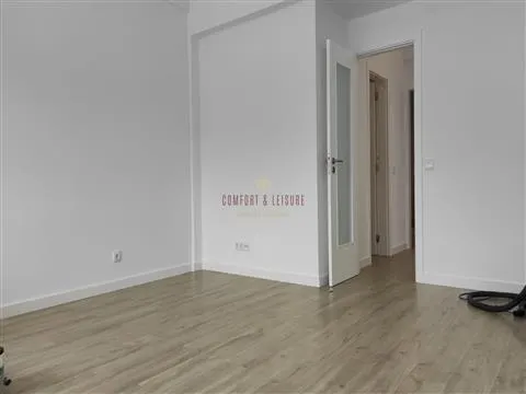 T3 en Seixal completamente REFORMADO