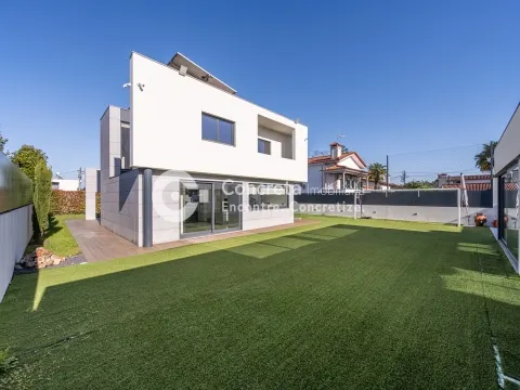 Moradia T3 com piscina interior em Tamel S. Veríssimo, Barcelos